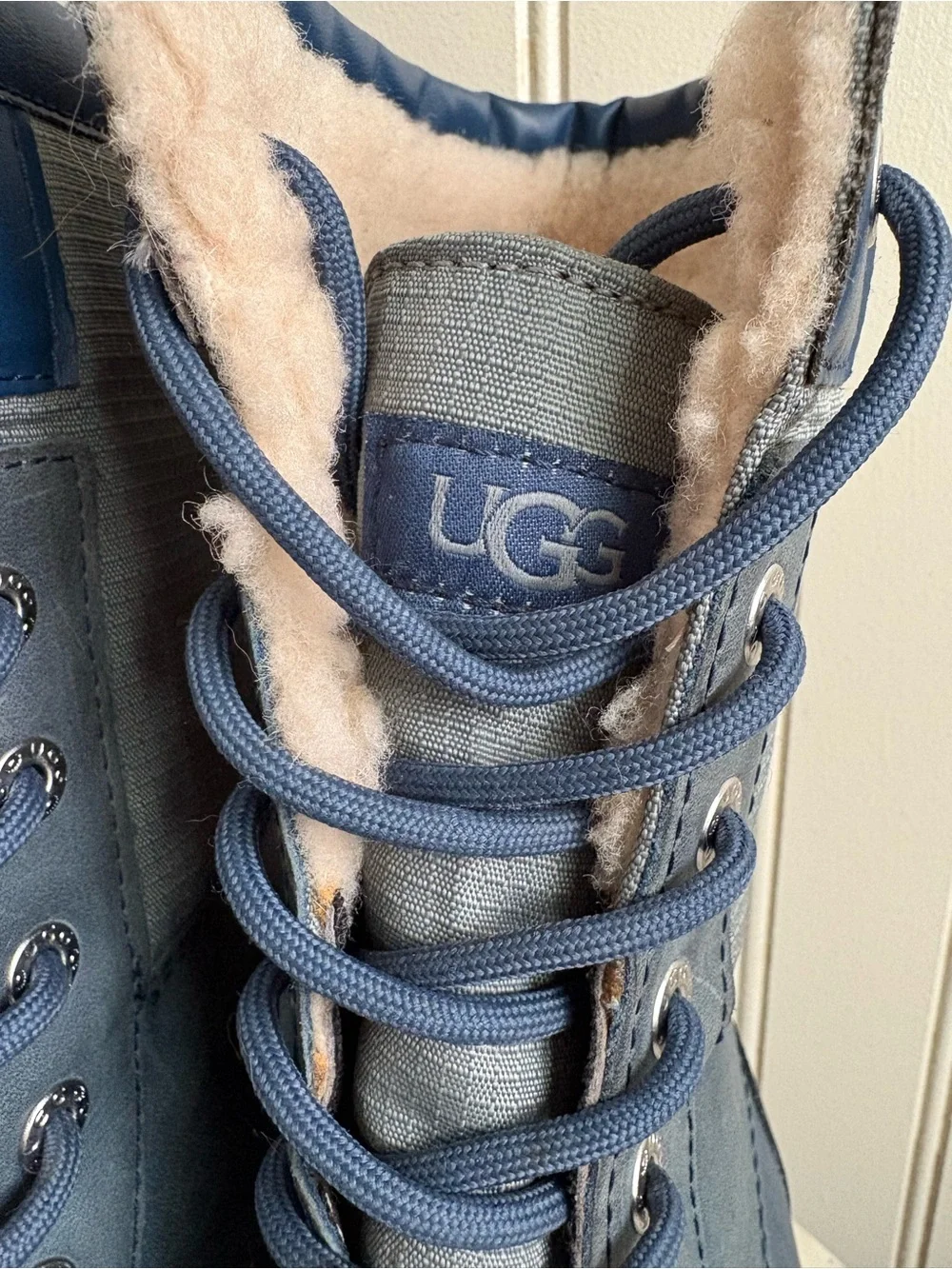 UGG Butte II Waterproof Leather Winter Boots Youth Boys 4 Blue Snow Outdoors EUC